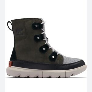 Sorel Joan Explorer II Gray and Black Winter Boots